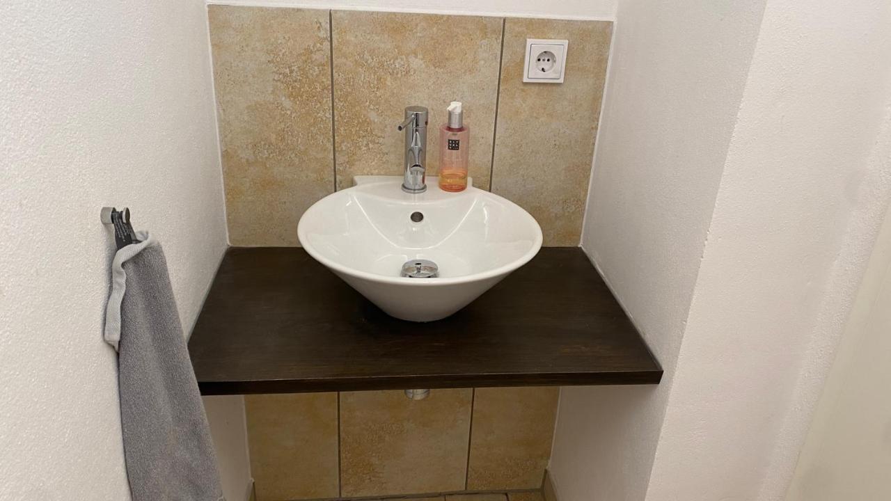 Fewo Luxus Wohnung Im Eigenen Ferienhaus, 120 Qm, Naehe Regensburg Mit Balkon, Terrasse & Garten, Gute Zuganbindung Laber Екстериор снимка